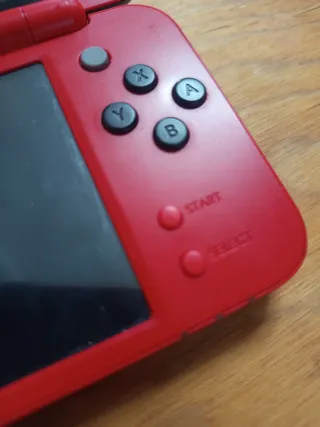 Nintendo 2DS XL Edición Pokeball