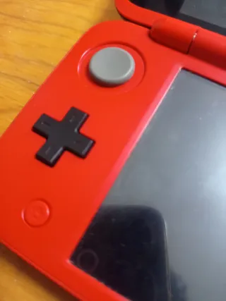 Nintendo 2DS XL Edición Pokeball