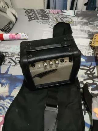 Guitarra Eléctrica Negra,pequeña,niños.un detalle