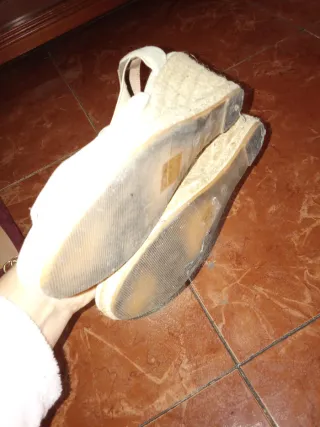 Sandalias Clowse doradas cuña