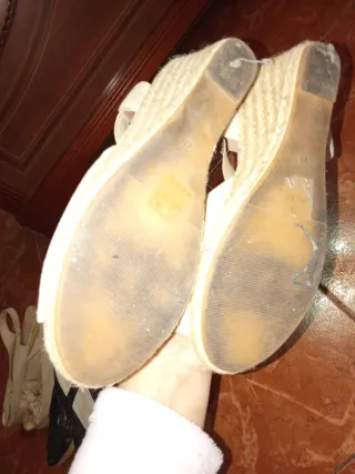 Sandalias Clowse doradas cuña