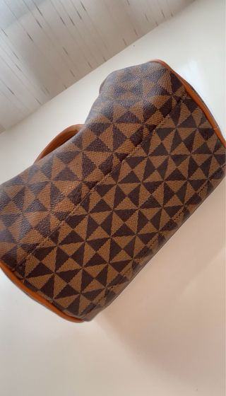 Bolso marron y negro