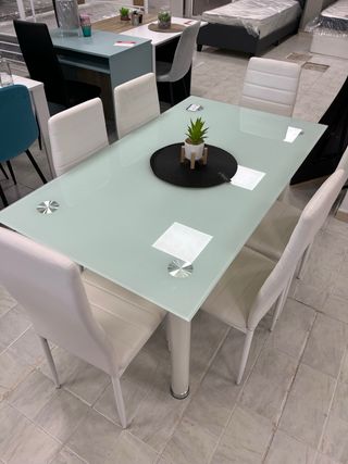 MESA DE COMEDOR CRISTAL CON 6 SILLAS