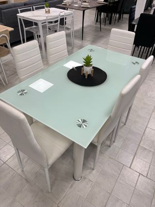 MESA DE COMEDOR CRISTAL CON 6 SILLAS