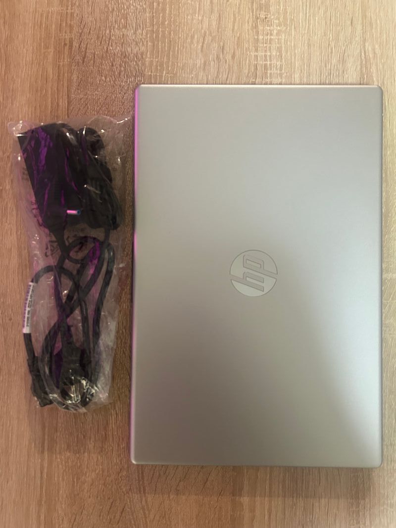 Portátil HP 15-fd0188ns i5-1334U 16GB 512GB NUEVO
