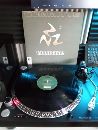COMMITTE - MOONSHINE - VINILO REMEMBER
