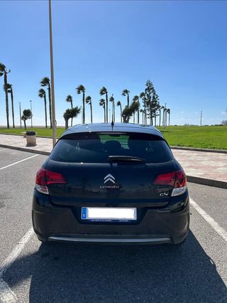 Citroën C4 – correa cambiada + 4 neumáticos nuevos
