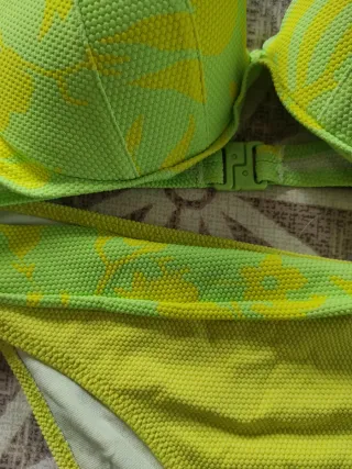 Bikini verde y amarillo
