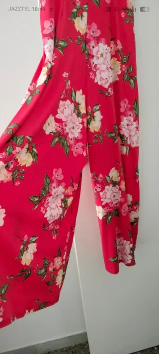 Mono corto floral rojo Primark