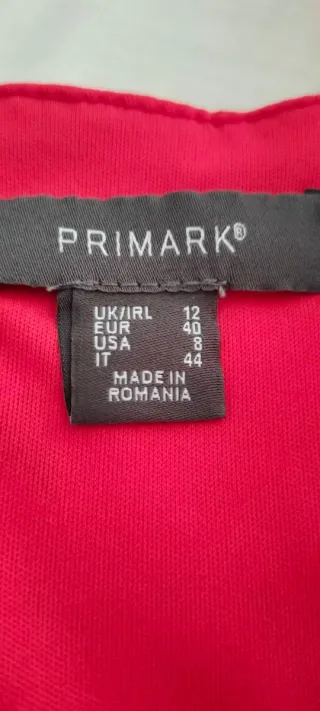 Mono corto floral rojo Primark