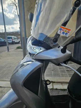 Honda SHi 125 ABS Plata 2018 4000km