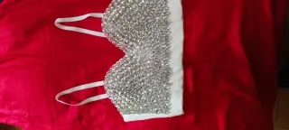 Vestido largo blanco con detalle dorado