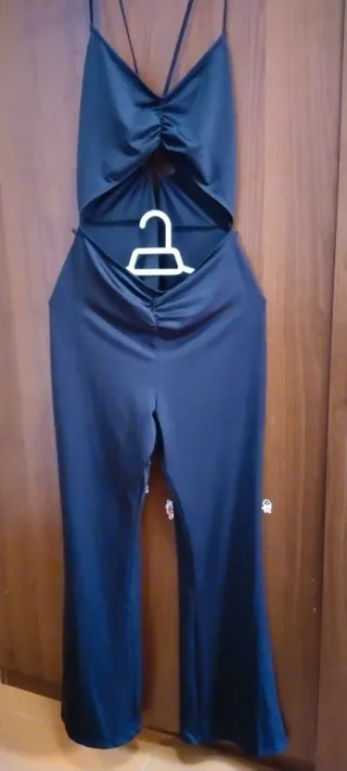 Vestido largo blanco con detalle dorado