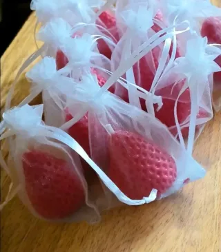 5 Velas em formato de Morango