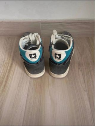 Converse zebrate grigie e turchesi