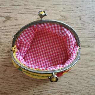 Mini monedero/neceser amarillo con flor