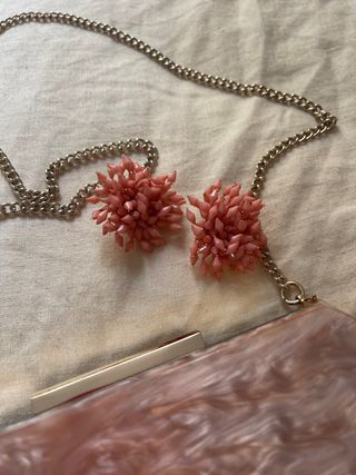 Bolso y guantes Charlotte rosa y dorados