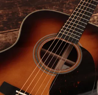 Guitarra Martin 000-28 EC Sunburst.