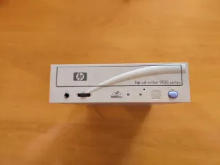 HP CD-Writer 9100 IDE CD-RW 5,25 + soporte