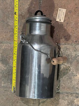 Lechera de aluminio antigua