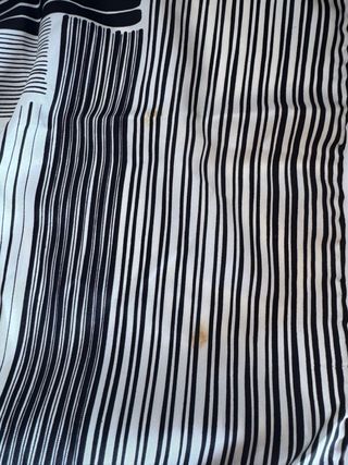 Pañuelo Balenciaga rayas y logo