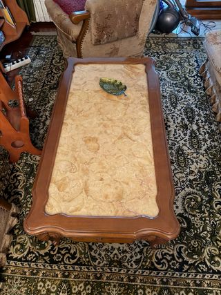 Mesa de centro de madera y mármol