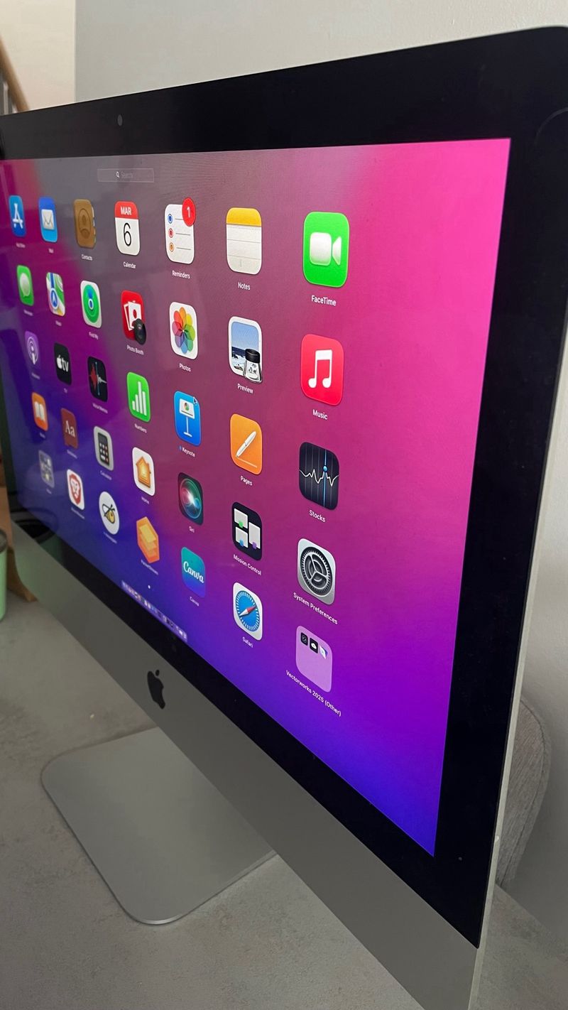 iMac 21.5” Late 2015 - 16GB RAM - 1TB afbeelding 2