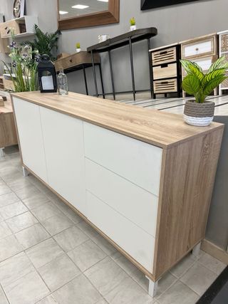 APARADOR COLOR BLANCO Y MADERA