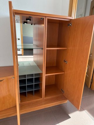 Mueble de madera para comedor