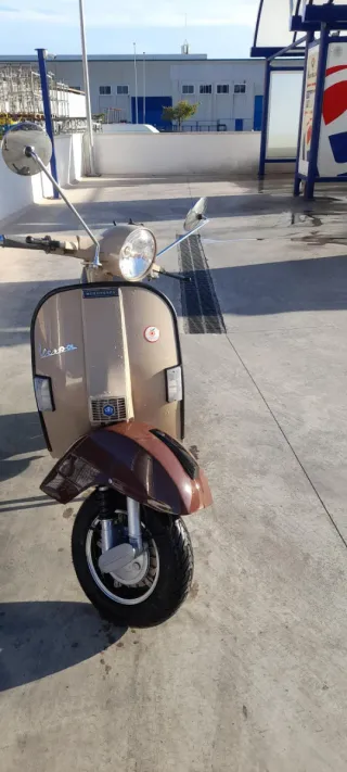 Vespa 200 DN 1983 Beige/Marrón