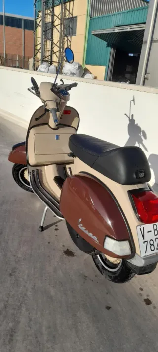 Vespa 200 DN 1983 Beige/Marrón