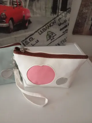 Neceser Corazón Rosa Teal y Blanco