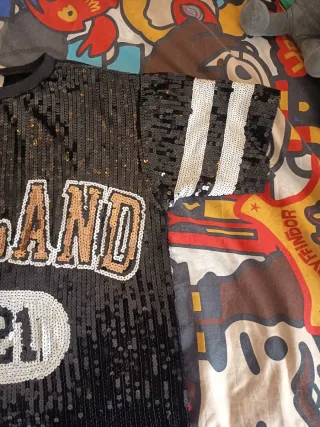 Camiseta oversize lentejuelas