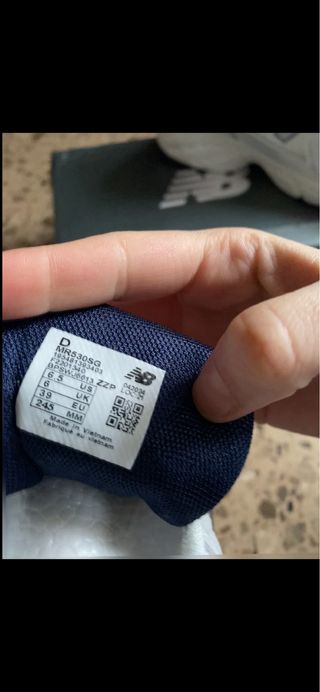 Zapatillas New Balance Blancas y Plateadas