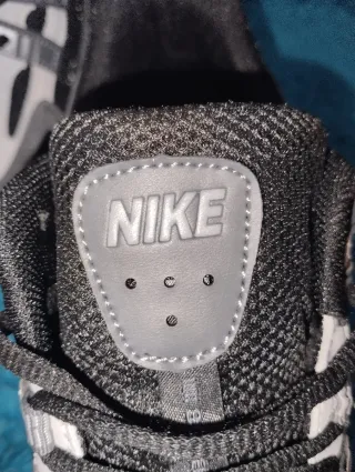 Nike P-6000 Talla 42.5 Negro/Gris