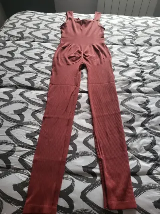 Mono deportivo sin mangas