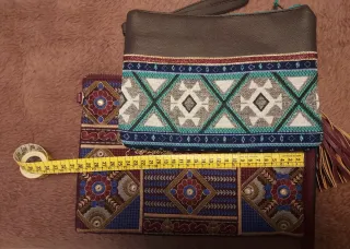 2 Bolsos de mano bordados