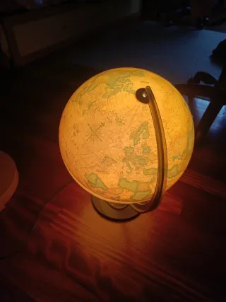 Mapa del Mundo sin utilizar con luz