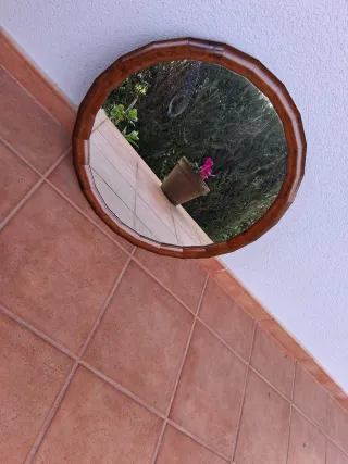 Espejo redondo de madera