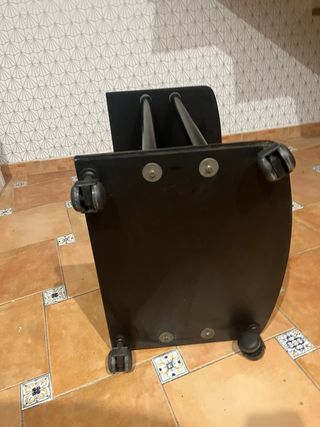 Mesa auxiliar negra para TV o minicadena