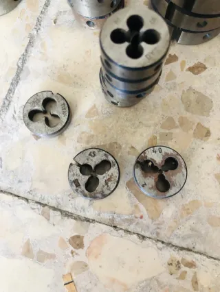 Terrajas de roscar DYS