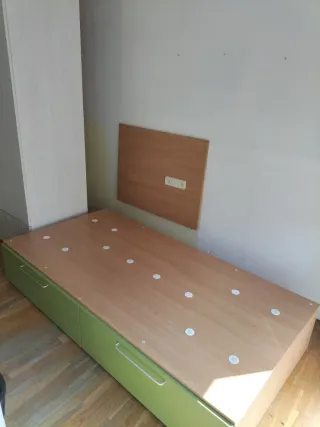 Cama individual con cajones