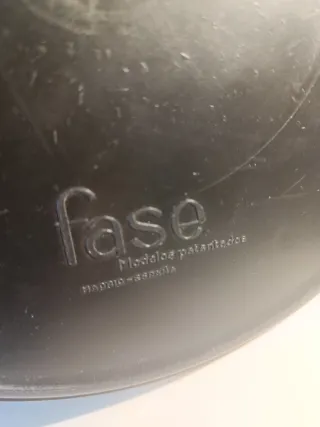 Lámpara de mesa de diseño tipo “banker”