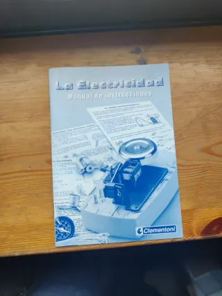 Kit Electricidad Clementoni Circuitos Básicos