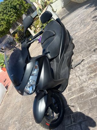 Suzuki Burgman 125 Negra