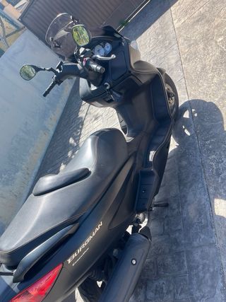 Suzuki Burgman 125 Negra