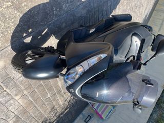 Suzuki Burgman 125 Negra