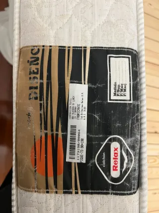 Somier con patas y colchón