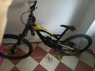YT Tues Bicicleta Descenso