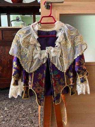 Traje de Fallera Morado y Dorado